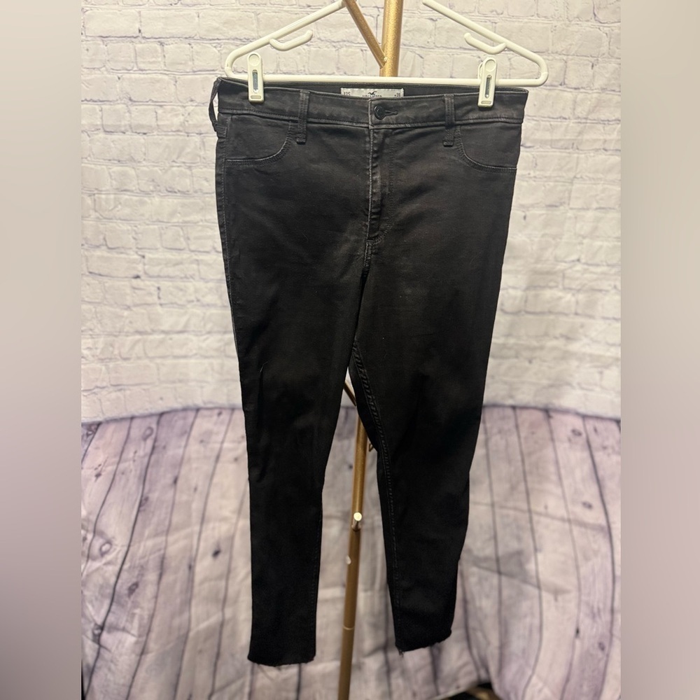 Hollister Black Curvy High- Rise Jean Leggings Size 13S Raw Hem Size 31x26